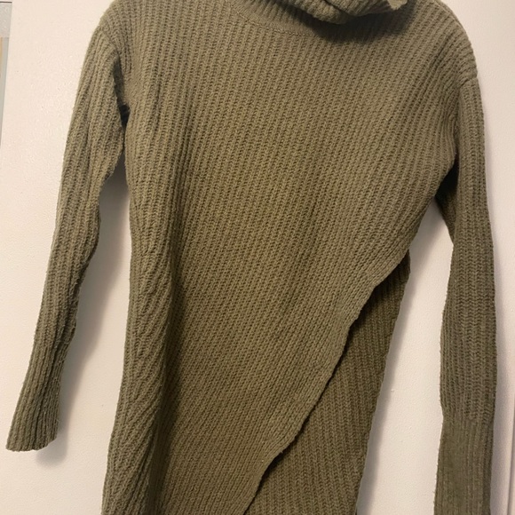 Sweater - Picture 2 of 4